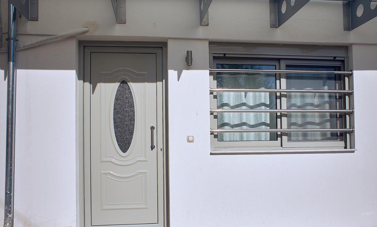 Varvara Lake Dramatown Studio Exterior foto